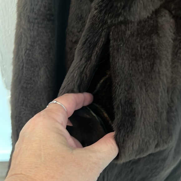 Leakas Furs brown reversible, sheared mink stroller w/ Persian lambskin leather - Picture 10 of 11